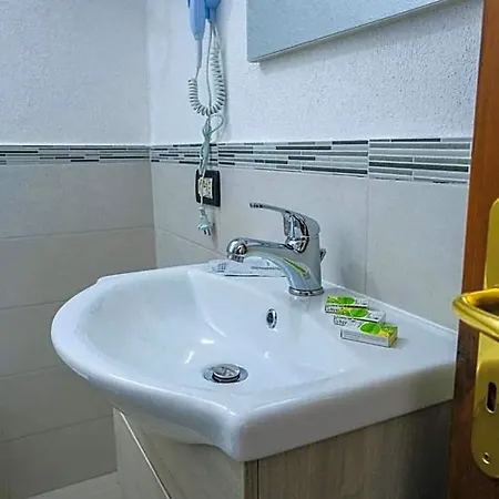 San Leonardo Oda ve Kahvaltı 3*
